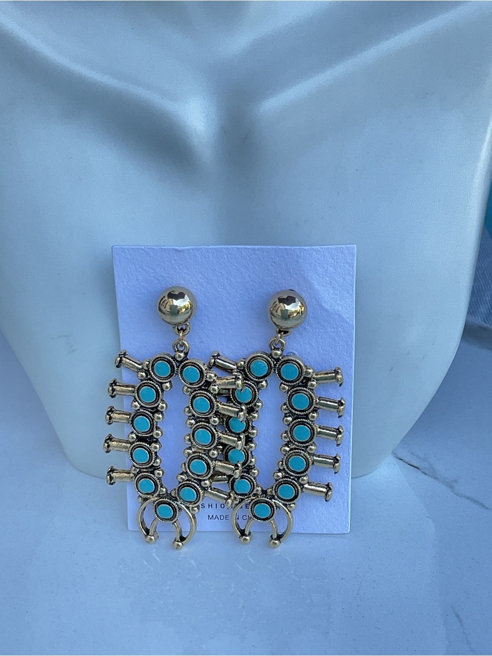 🌟🌟 Gold-Tone Turquoise Drop Earrings - Picture 6 of 8